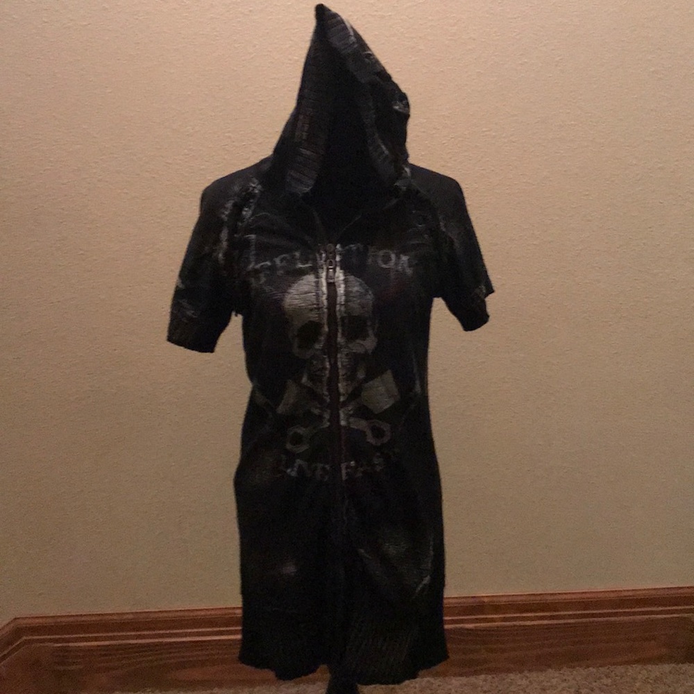 Hooded shirt